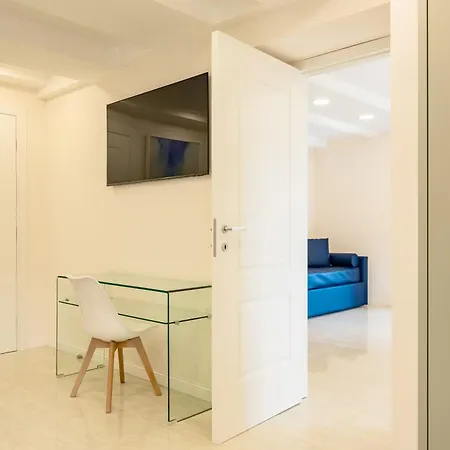 Apartment Palazzo Maddaloni Sweet By Napoliapartments