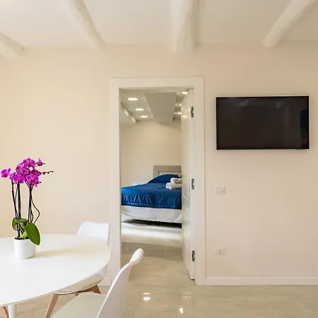 Apartment Palazzo Maddaloni Sweet By Napoliapartments *